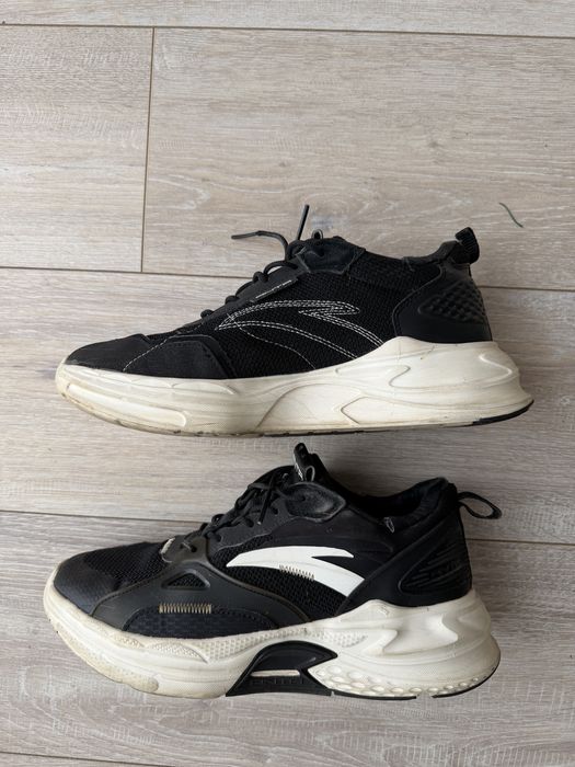 Кросівки 43 розмір