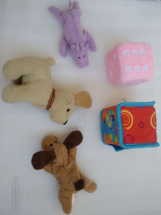 Игрушки для собак мелких и средних пород  и кошек