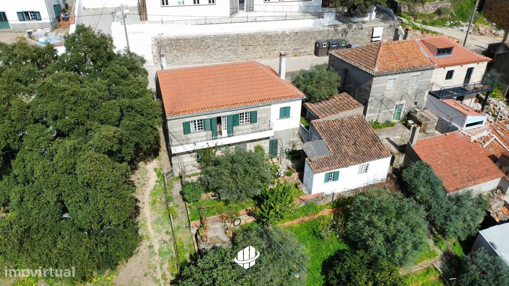 Moradia T4 c/Quintal - Pronto a Habitar