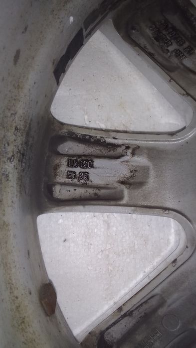 Dwa rodzaje felg .Aluminiowe felgi 17 cali 5/120 BMW ,OPEL.