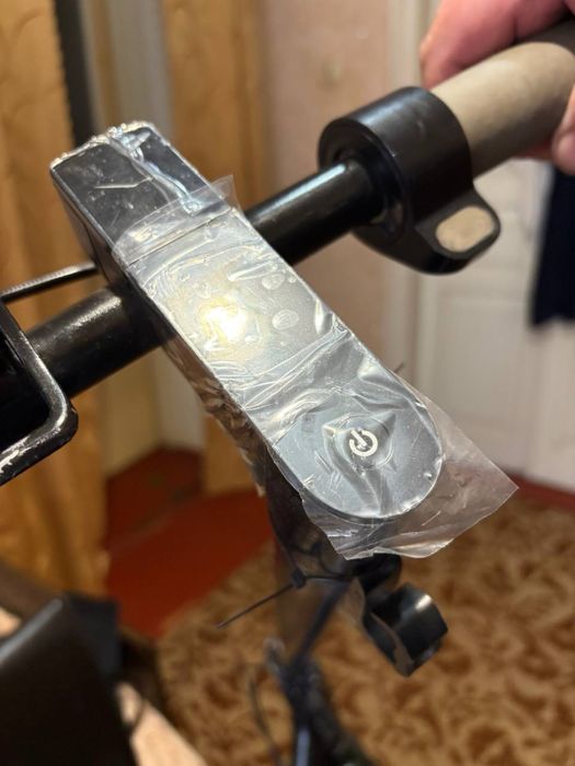 Продам электросамокат Xiaomi