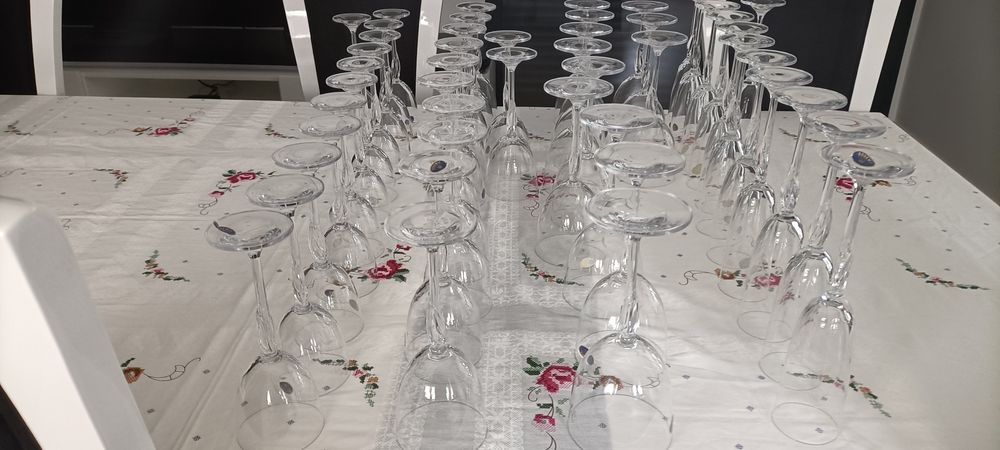 Conjunto novo de 12 copos de cada cristal Bohemia