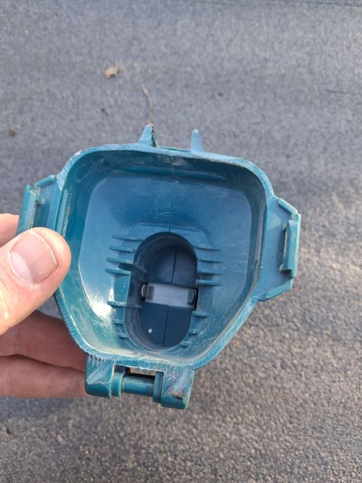 Makita ML120 latarka akumulatorowa