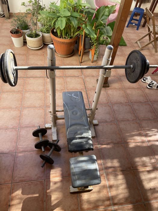 Equipamento de musculação