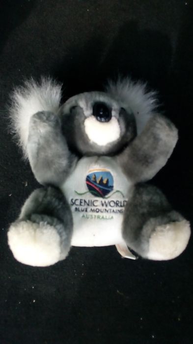 Peluches golfinho, girafa, cavalo, koala