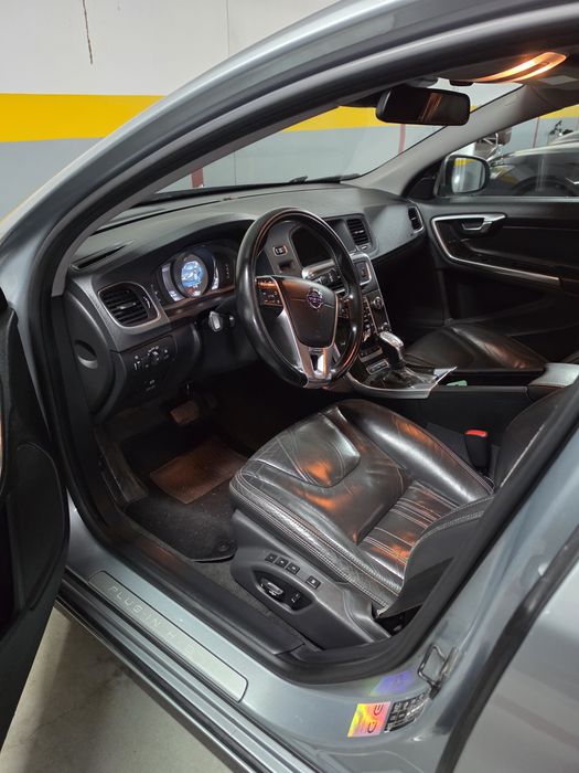 Volvo V60 Hibrida Plug-in D6 AWD