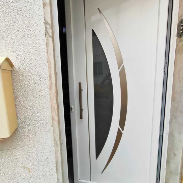 Moradia T4 - c/área para Reconstrução – Oportunidade