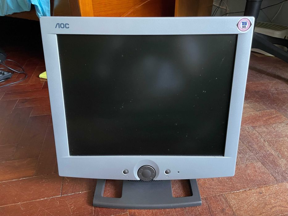 RAM, Monitor, Comando TV, Teclado, Placa Som/TV, Leitor CD, Peças PC