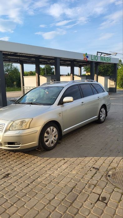 Продам тойота авенсіс