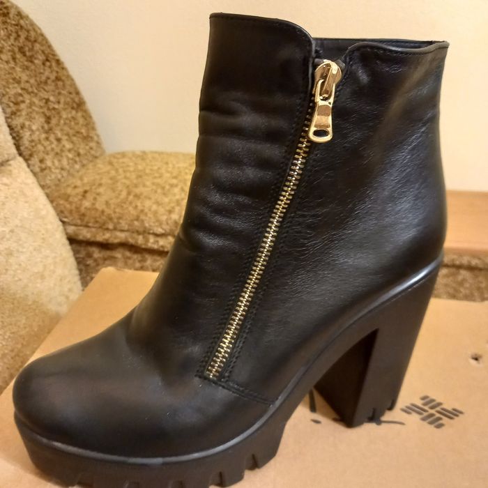 Продам ботинок деми кожа в хорошем состоянии.