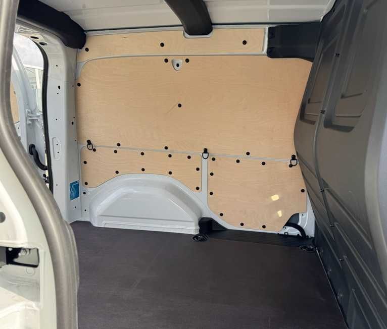 Zabudowa busa paki montaż Renault Kangoo L2