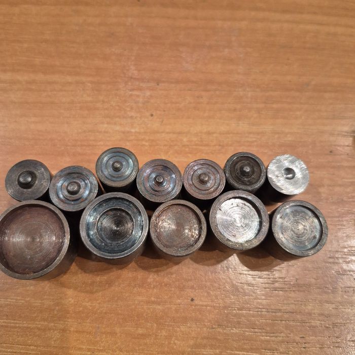 Пресс для установки кнопок люверцов