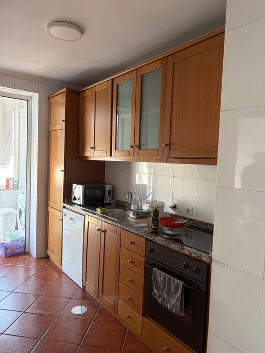 Quarto duplo para arrendar em Gandra
