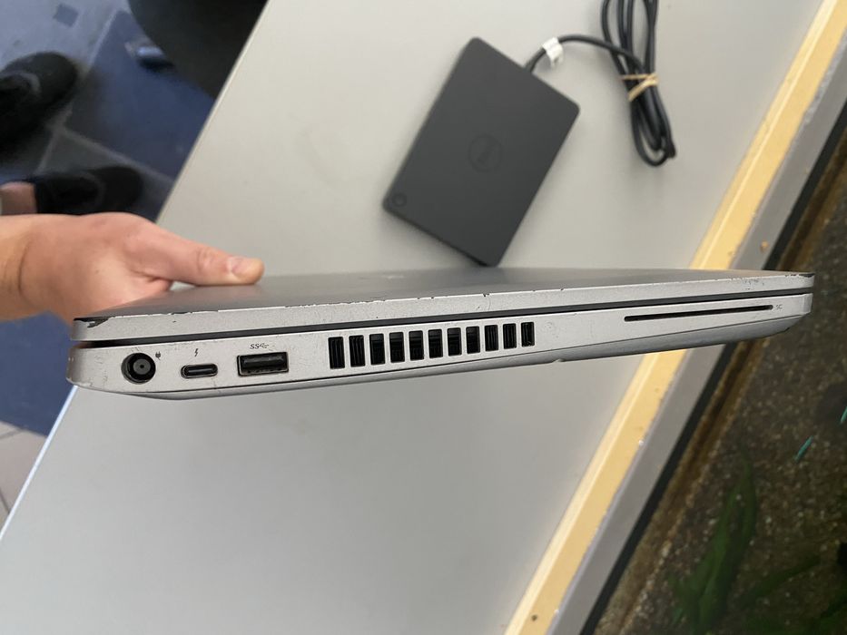 Laptop Dell Precision 3551 + stacja dokujaca.