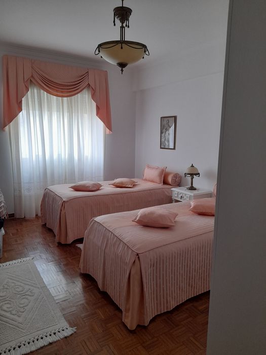 Apartamento t3 em Águas Livres (junto parque Neudel)