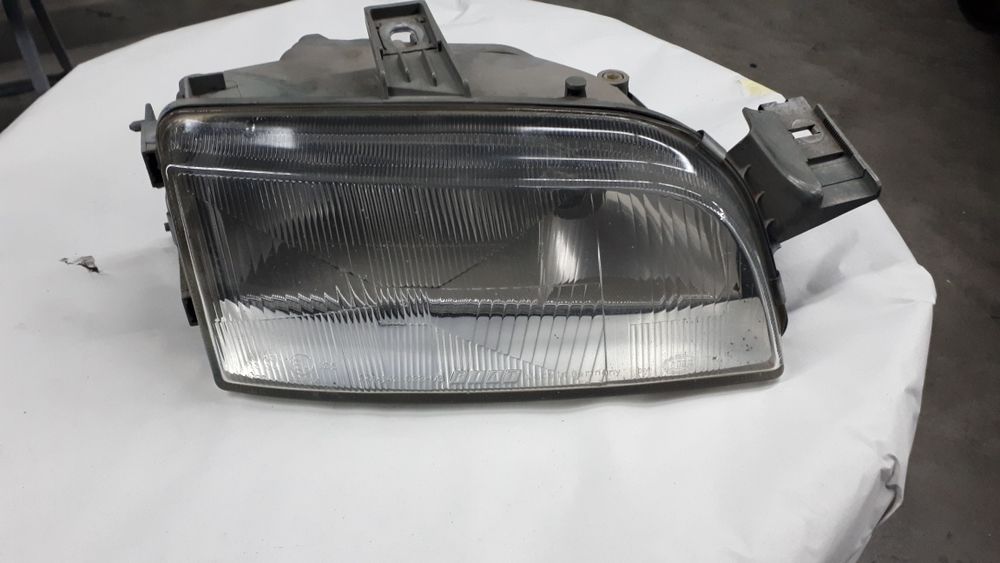 Farol fiat punto
