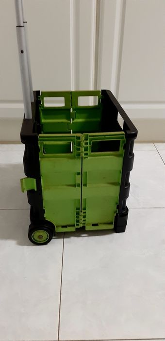 Caixa de armazenamento dobravel com rodas