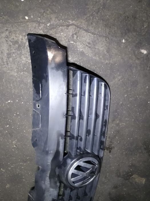 Grill atrapa znaczek VW T5