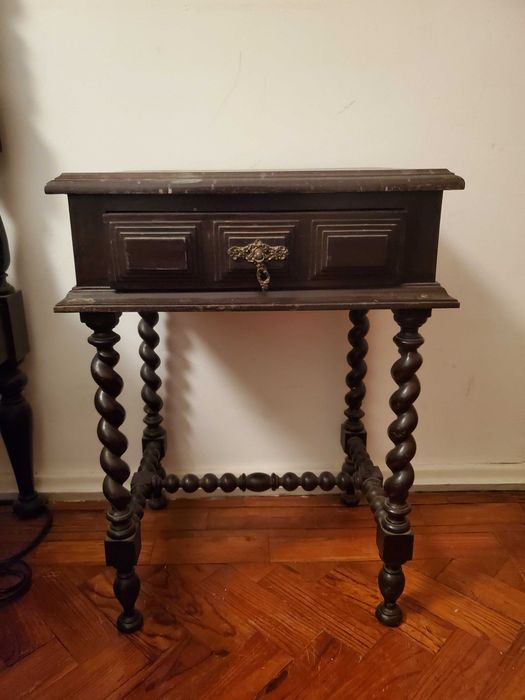 Mesas de Cabeceira Vintage em Madeira Maciça (2 unidades)