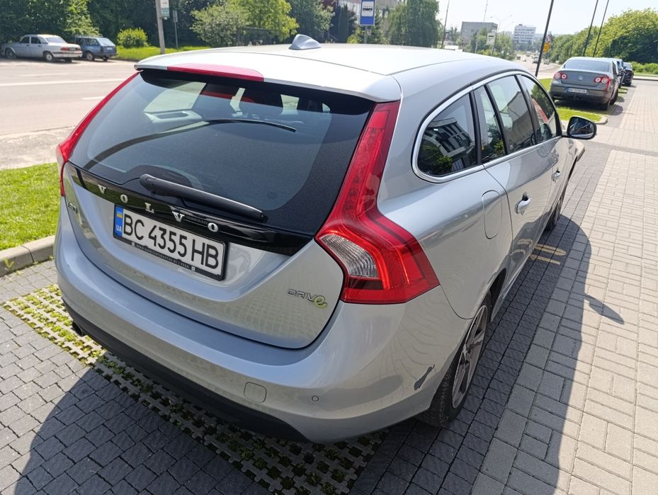 Продаж Volvo V60 2011p