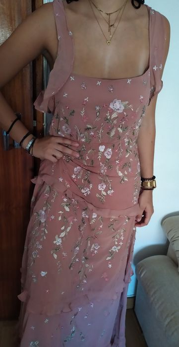Vestido longo bordado sensual