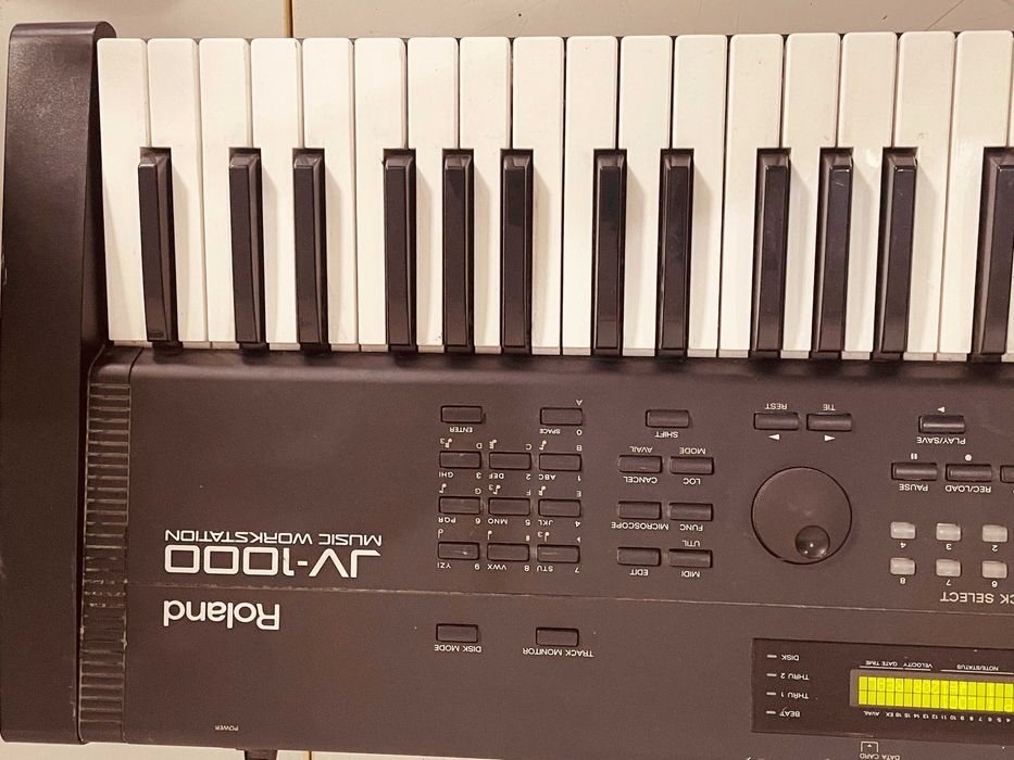 keybord Roland JV-1000 music workstation