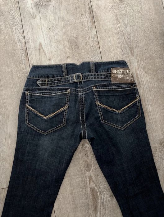 Jeansy z niskim stanem low rise