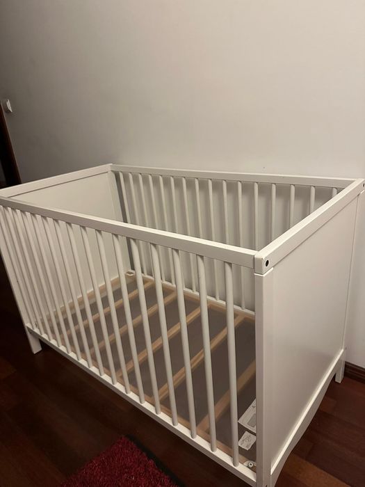 Berço IKEA com colchão