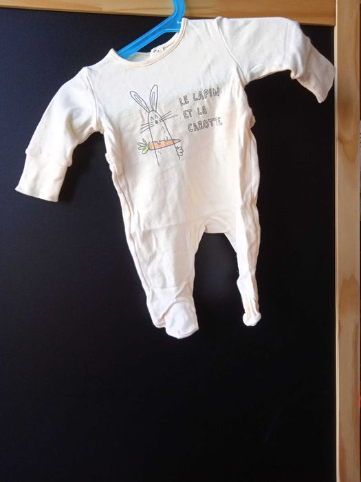 Babygrow unissexo de coelhinho fresquinho