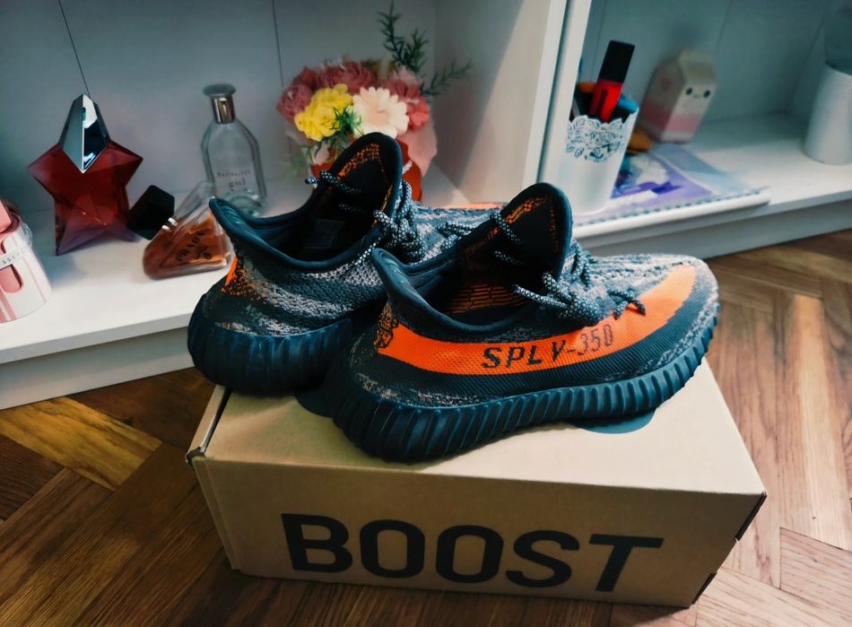 Adidas Yeezy Boost 350 V2 Carbon Beluga
