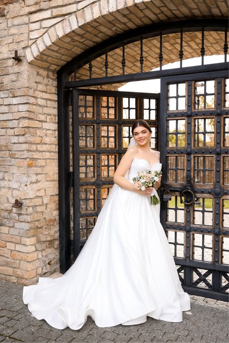 Продам трендову весільну сукню 2025-2026 року