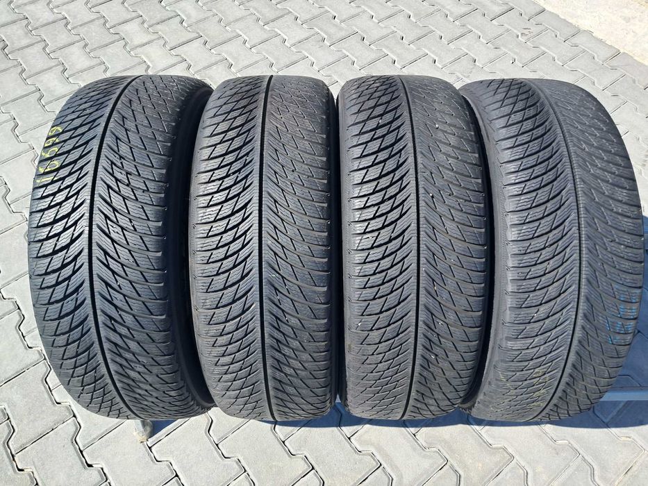 Резина зимова, 7.7мм, Michelin Pilot Alpin 5 SUV 235\55 R19 (арт.16599)