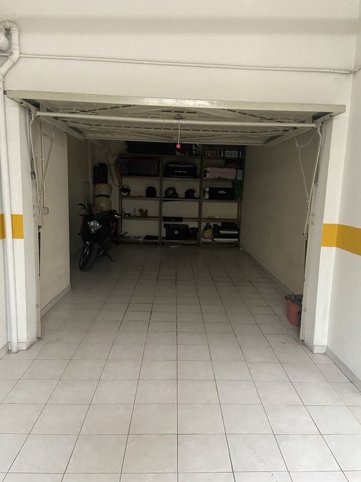 Garagem ( só lugar para moto)