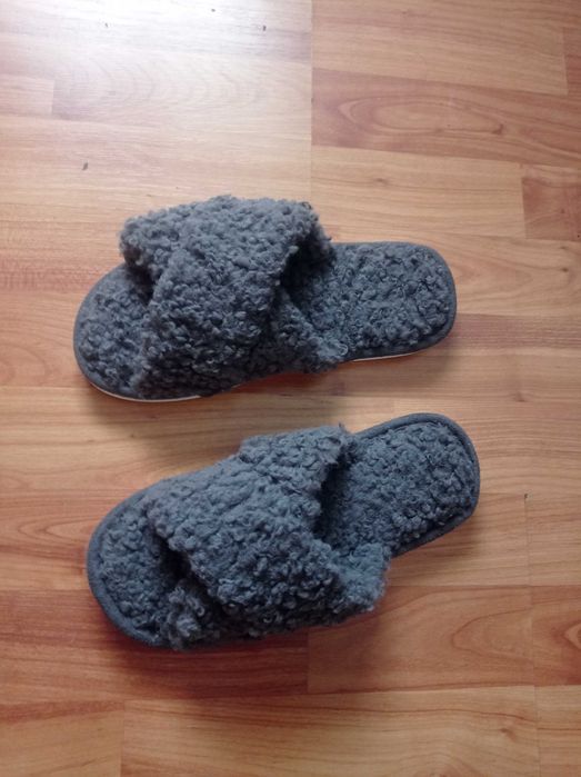 Kapcie cieple damskie 39.Nowe
