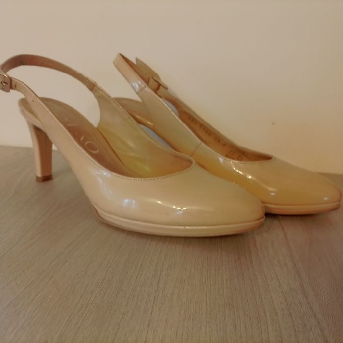 Buty damskie na obcasie