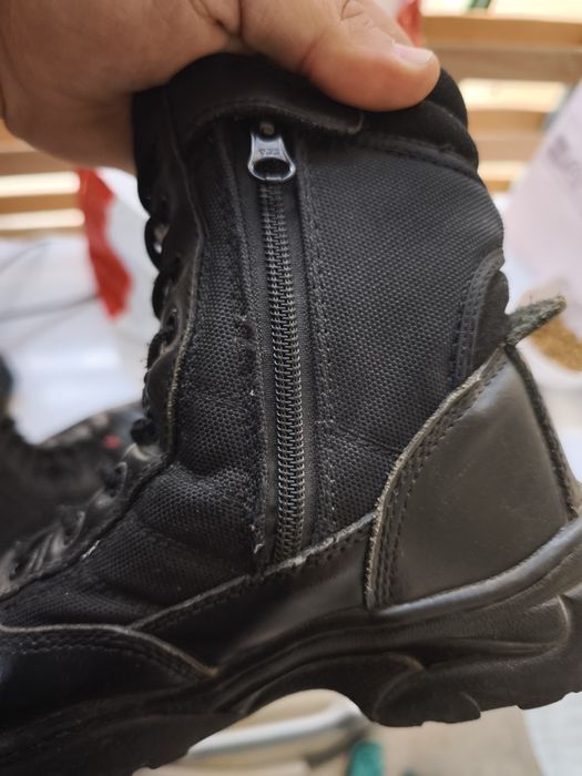 Bota tática com zíper lateral , n 37 em bom estado