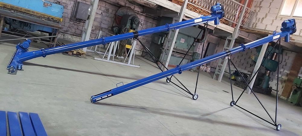 Шнековый погрузчик, подборщик, загрузчик зерна