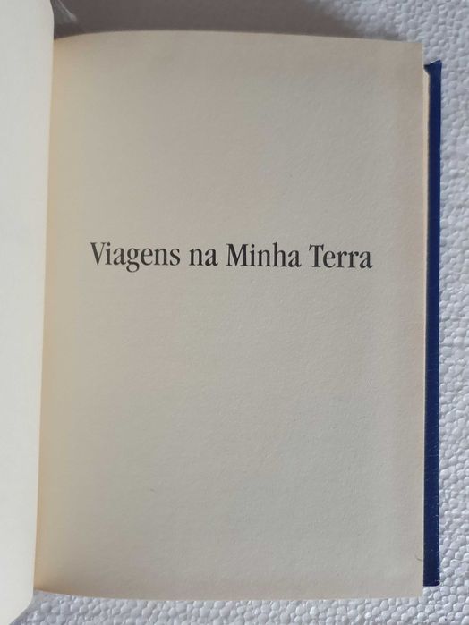 Livro Viagens na Minha Terra de Almeida Garrett, ricamente encadernado