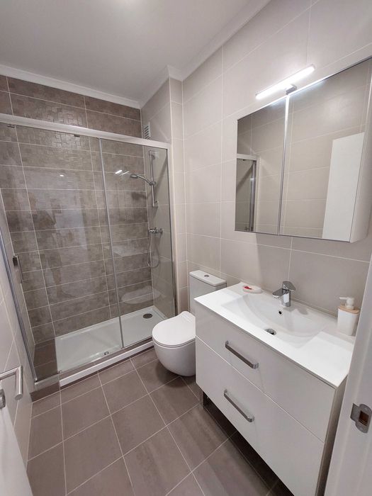 Apartamento T2 totalmente remodelado no centro de Corroios