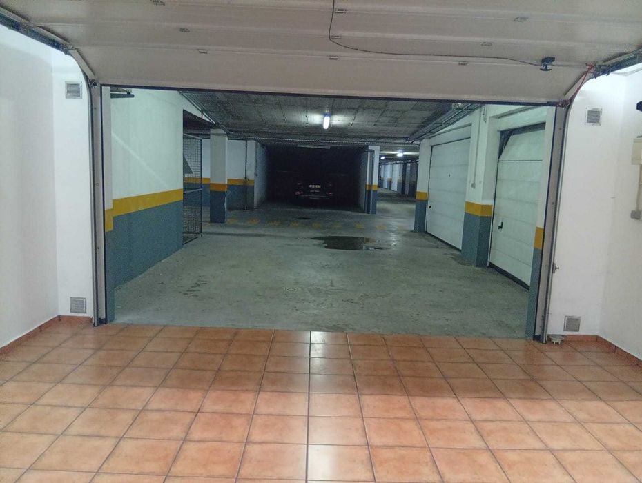 Alugo Garagem Box em Ponta delgada.