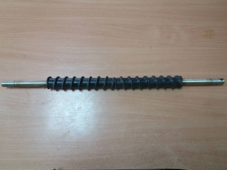 Шнек c валом металлический в туковую банку для сеялок УПС, СУПН, КРН.