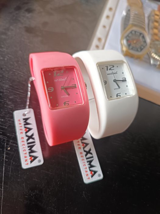 Relógios máxima wr 50 metros novos ainda com etiqueta
