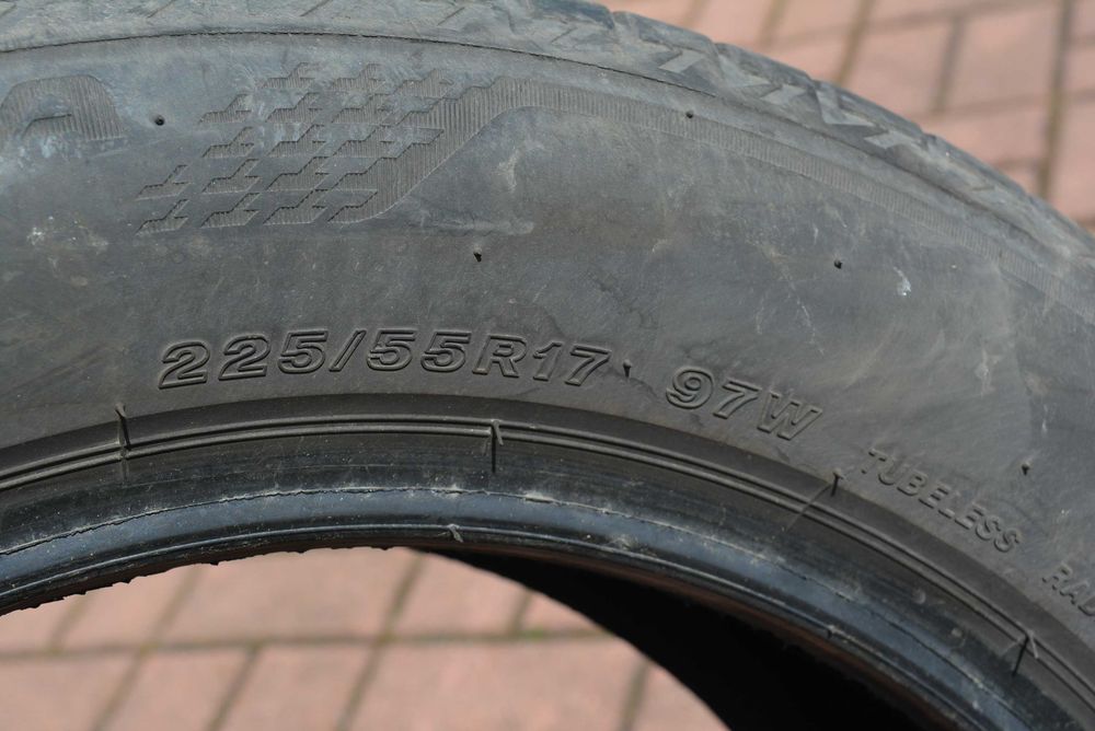 2x 225/55/17 Bridgestone Turanza T005