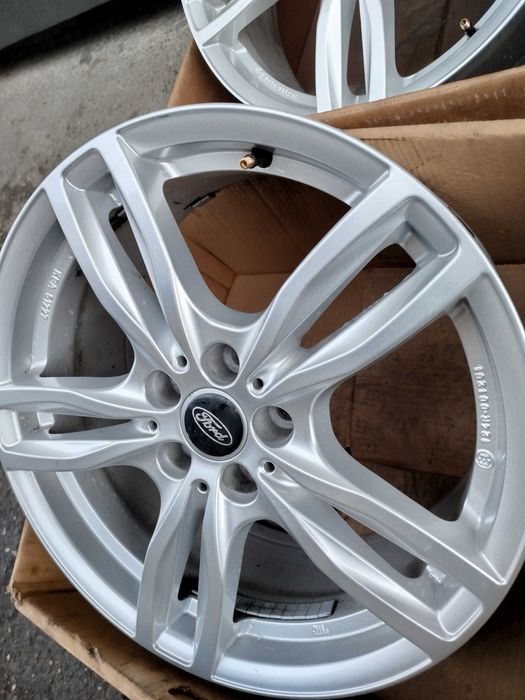 A395# Alufelgi 18" 5x108 8J et 42,5 Ford Focus Mondeo Kuga,C-Max,Edge.