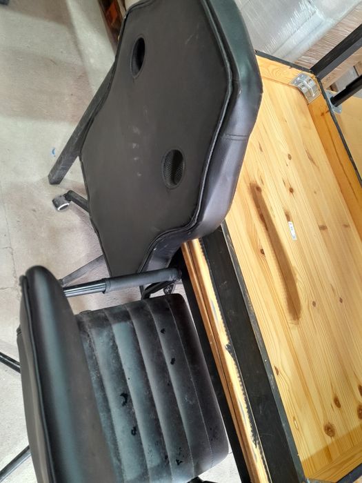 6 mesas e 3 cadeiras