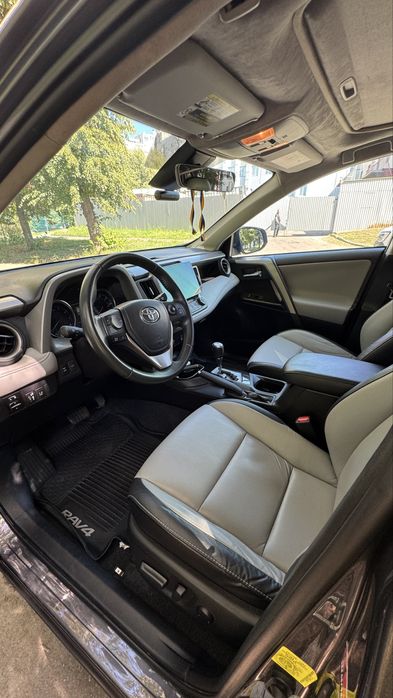 Toyota  RAV4 Limited 2017