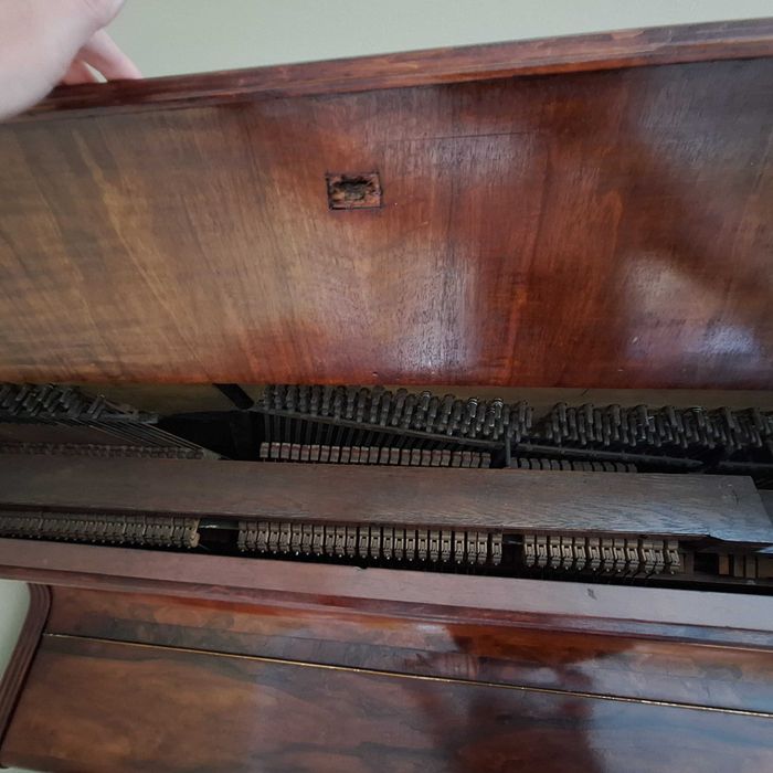 Pianino antyk po renowacji plus stołek