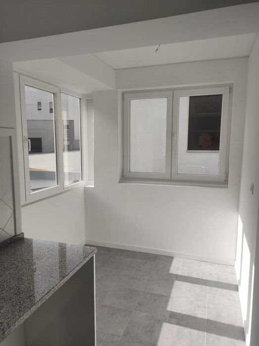 T2 - 1º andar em moradia bifamiliar em S.Domingos de Rana