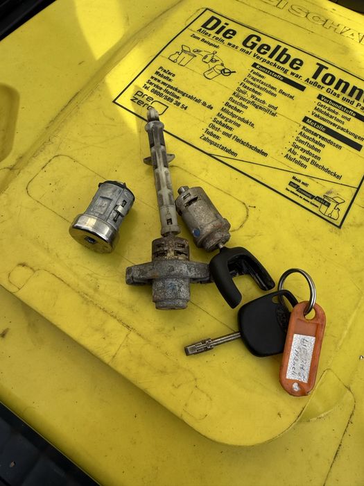 Личинки замок mondeo 3 рестайлінг