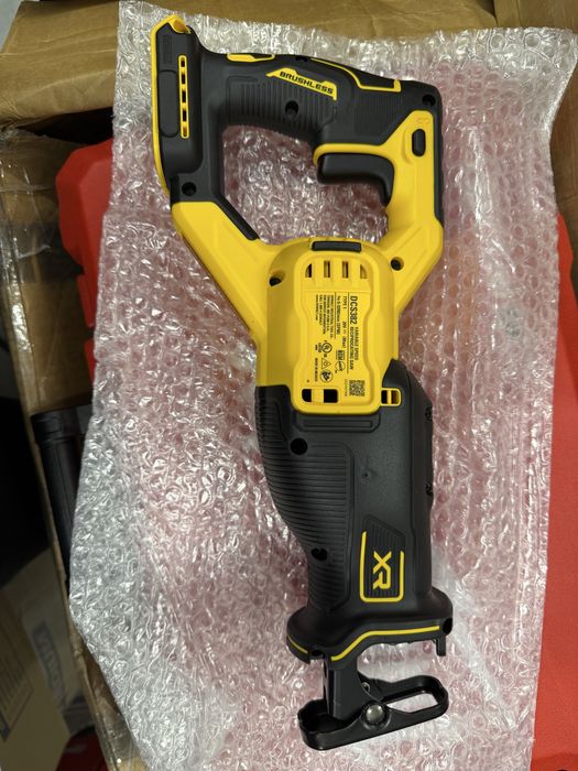 Безщіткова сабельна пила Dewalt DCS382 20v USA